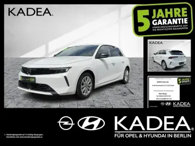 Gebraucht Opel Astra Enjoy 110 PS (80 kW) 2023 Jade weiss/arktis weiss Kleinwagen