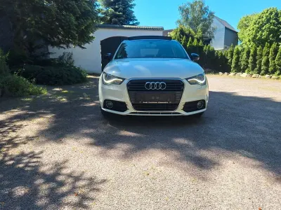 Gebraucht Audi A1 Attraction 86 PS (63 kW) 2011 Grün Kleinwagen