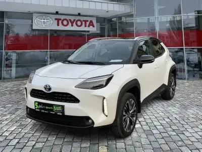 Gebraucht Toyota Yaris Hybrid 116 PS (85 kW) 2022 Schwarz SUV