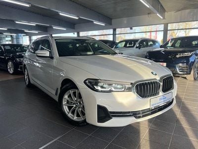 Gebraucht BMW 520 Sport Line 190 PS (139 kW) 2023 Mineralweiss Kombi