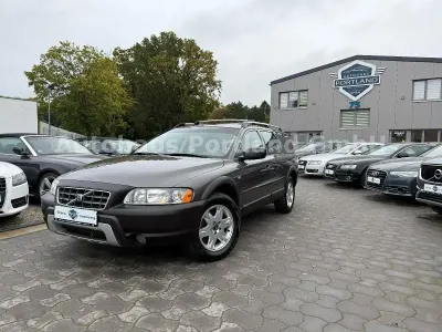 Używany Volvo XC70 Kinetic 185 KM (136 kW) 2006 Brązowy Kombi