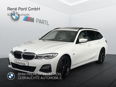 Alpinweiß uni Gebraucht 2022 BMW 320e M Sport Kombi | 30.960 € (Fairer Preis)