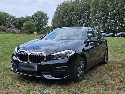 Second-hand BMW 118 Advantage 140 CP (102 kW) 2020 Negru Hatchback