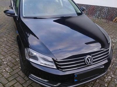 Usata VW Passat 133 CV (97 kW) 2013 Nero Station wagon