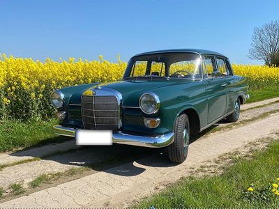 Second-hand Mercedes 230 105 CP (77 kW) 1966 Verde Hatchback