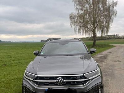 Begagnad VW T-Roc R-line 150 HK (110 kW) 2022 Grå SUV