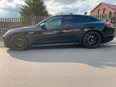 Porsche Panamera 4