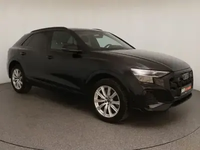 Second-hand Audi Q8 Ambiente 231 CP (169 kW) 2025 Negru SUV