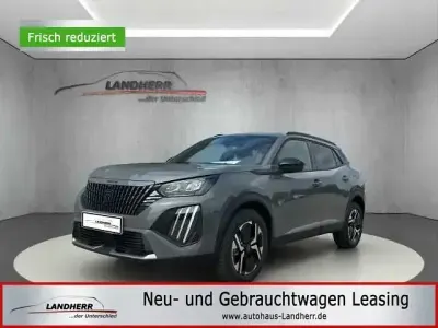 Neu Peugeot 2008 Allure 131 PS (96 kW) 2025 Grau selenium SUV