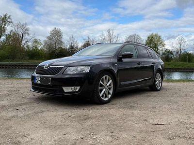 Gebraucht Skoda Octavia Joy 150 PS (110 kW) 2016 Schwarz Kleinwagen