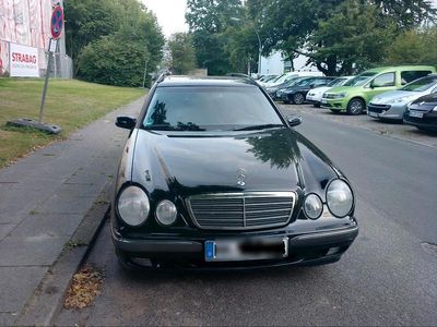 Mercedes E220