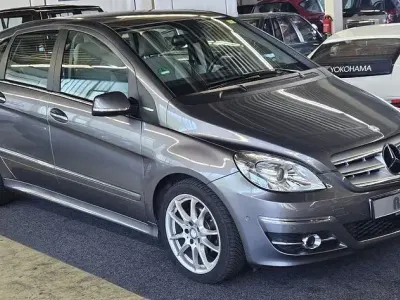 Gebraucht Mercedes B180 Sport 116 PS (85 kW) 2010 Grau Van / Kleinbus