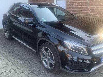 Gebraucht Mercedes GLA200 StreetStyle 136 PS (100 kW) 2015 Schwarz SUV