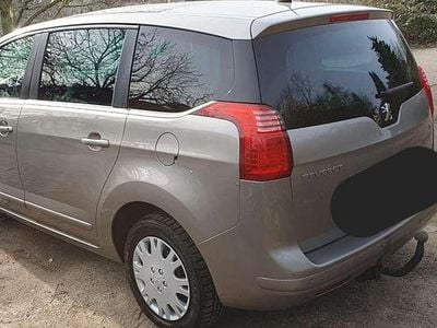 Gebraucht Peugeot 5008 Business-Line 150 PS (110 kW) 2012 Grau Van / Kleinbus