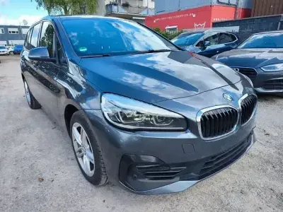 Gebraucht BMW 218 Gran Tourer Sport Line 150 PS (110 kW) 2022 Grau Van / Kleinbus