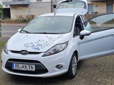 Gebraucht Ford Fiesta Cool & Sound Edition 60 PS (44 kW) 2012 Weiß Limousine