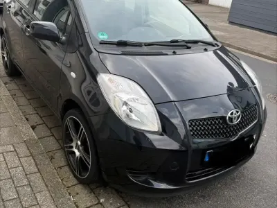 Gebraucht Toyota Yaris 90 PS (66 kW) 2007 Schwarz Kleinwagen
