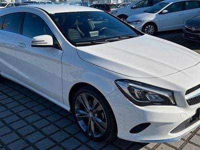 Gebraucht Mercedes CLA180 Shooting Brake 122 PS (89 kW) 2016 Calcitweiss/zirrusweiss Kombi