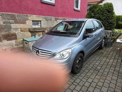 Mercedes B200