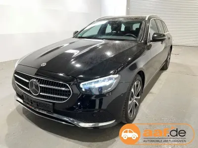 Gebraucht Mercedes E300 Avantgarde 320 PS (235 kW) 2022 Schwarz Kombi