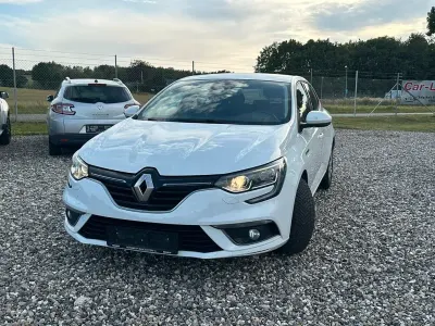Gebraucht Renault Mégane III Experience 110 PS (80 kW) 2016 Weiß Limousine