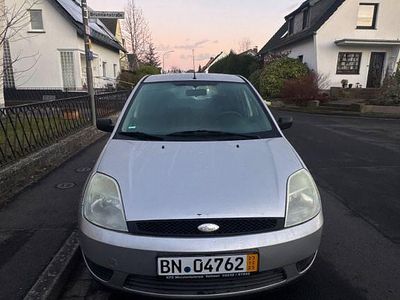Gebraucht Ford Fiesta 75 PS (55 kW) 2005 Silber Limousine