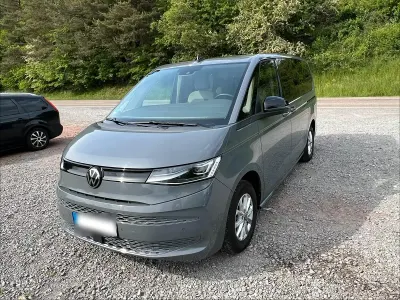 Gebraucht VW Multivan Business 150 PS (110 kW) 2024 Grau Van / Kleinbus