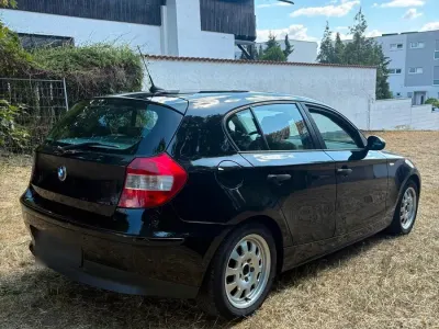 Gebraucht BMW 118 130 PS (95 kW) 2007 Schwarz Kleinwagen