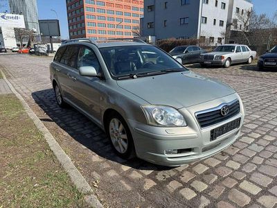 Gebraucht Toyota Avensis Executive 147 PS (108 kW) 2003 Olivsilber mica metallic Kombi
