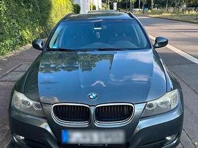 Gebraucht BMW 320 184 PS (135 kW) 2010 Schwarz Kombi