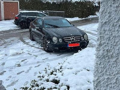 Schwarz Gebraucht 2001 Mercedes CLK230 Avantgarde Coupé | 2.850 € (Fairer Preis)