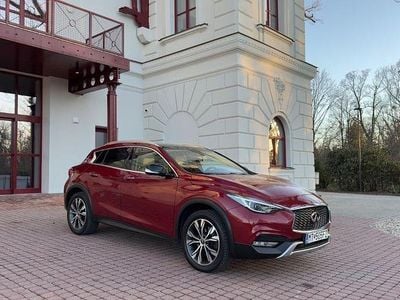 Gebraucht Infiniti QX30 Premium 170 PS (125 kW) 2016 Rot SUV
