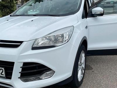 Gebraucht Ford Kuga 149 PS (109 kW) 2015 Weiß SUV