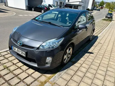 Używany Toyota Prius Executive 136 KM (100 kW) 2010 Szary Hatchback