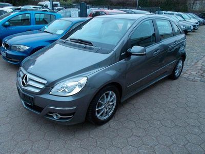 Gebraucht Mercedes B180 116 PS (85 kW) 2011 Grau Van / Kleinbus