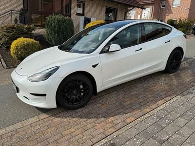 Gebraucht Tesla Model 3 Standard Range 239 kW (325 PS) 2022 Weiß Limousine
