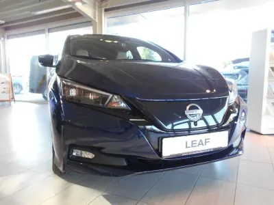 Gebraucht Nissan Leaf Tekna 160 kW (218 PS) 2024 Blau Kleinwagen