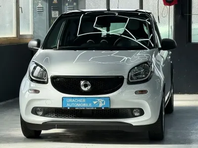 Używany Smart ForFour Basis 90 KM (66 kW) 2018 Czarny Hatchback