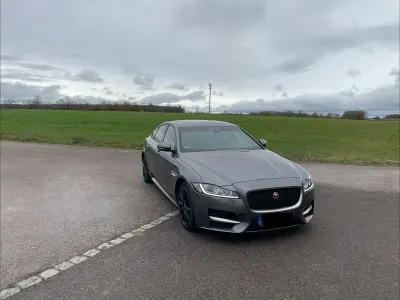 Usata Jaguar XF R-Sport 163 CV (119 kW) 2018 Grigio Berlina
