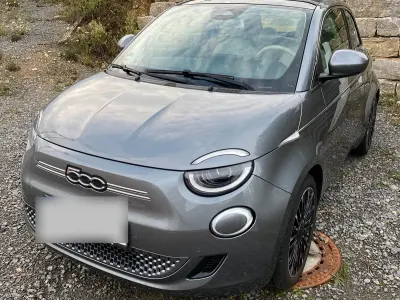 Gebraucht Fiat 500e La Prima 86 kW (118 PS) 2022 Grau Kleinwagen