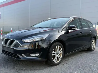 Gebraucht Ford Focus Titanium 125 PS (91 kW) 2015 Schwarz Kombi