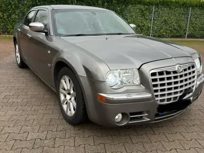 Usata Chrysler 300C 218 CV (160 kW) 2007 Argento Berlina