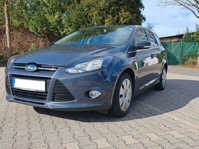 gebraucht Ford Focus 1,6 Titanium, AHK, Turnier