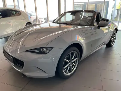 Neu Mazda MX5 Exclusive-Line 132 PS (97 kW) 2025 Grau Cabrio