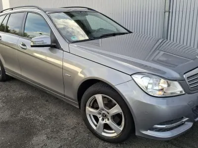 Gebraucht Mercedes C180 156 PS (114 kW) 2011 Silber Limousine