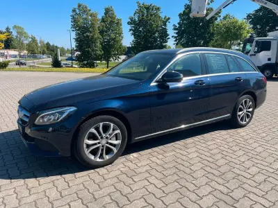 Gebraucht Mercedes C350e 211 PS (155 kW) 2015 Blau Limousine