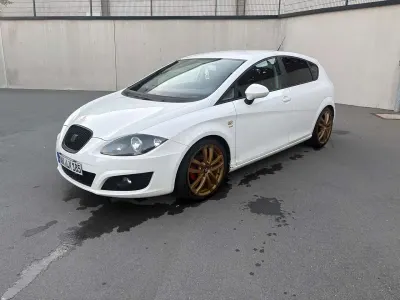 Gebraucht Seat Leon 105 PS (77 kW) 2011 Weiß Kleinwagen