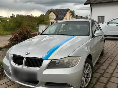 Gebraucht BMW 318 2010 Silber Kombi