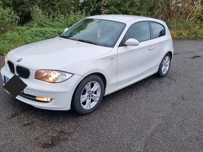 Gebraucht BMW 116 116 PS (85 kW) 2009 Weiß Kleinwagen