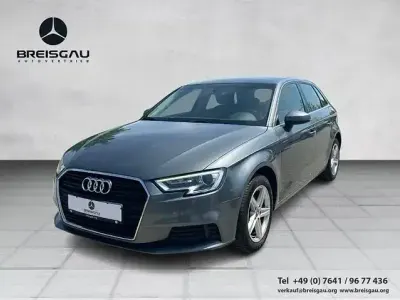 Gebraucht Audi A3 Comfort 154 PS (113 kW) 2018 Grau Limousine